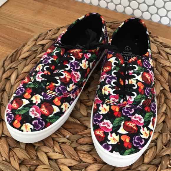 Disney Shoes - Disney Alice in wonderland pansies floral shoes excellent used condition!